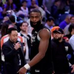 Pai de Jaylen Brown é preso May 16, 2025; New York, New York, USA; Boston Celtics guard Jaylen Brown (7) walks off the court after losing to the New York Knicks in game six in the second round of the 2025 NBA Playoffs at Madison Square Garden. Mandatory Credit: Brad Penner-Imagn Images