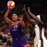 Resultados WNBA Aug 7, 2025; Phoenix, Arizona, USA; Phoenix Mercury forward Alyssa Thomas (25) against the Indiana Fever during WNBA game at PHX Arena. Mandatory Credit: Mark J. Rebilas-Imagn Images