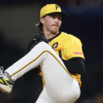 Resumo MLB Aug 22, 2025; Pittsburgh, Pennsylvania, USA; Pittsburgh Pirates relief pitcher Bubba Chandler (57) throws a pitch during the seventh inning in his major league debut against the Colorado Rockies at PNC Park. Mandatory Credit: Charles LeClaire-Imagn Images