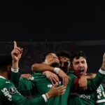 Jogadores do Palmeiras comemorando o gol de Gustavo Gómez contra o River Plate, pela Libertadores