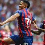 Tiago e Iago comemorando um dos gols do Bahia contra o Confiança, pela Copa do Nordeste
