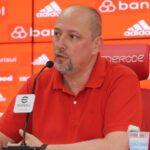 Alessandro Barcellos, presidente do Internacional em coletia de imprensa
