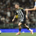 Bernard em campo em Atlético-MG 1 x 0 Bolívar