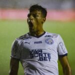 Lucho Rodríguez comemorando seu gol em Confiança x Bahia, pelo jogo de ida da decisão da Copa do Nordeste