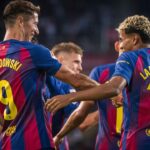 Lamine Yamal comemorando o gol de Lewandowski junto do centroavante - Barcelona 2 x 1 Real Sociedad - La Liga, 28/07/2025