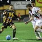 Lance de um confronto entre Novorizontino x Atlético-GO