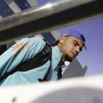 Andreas Pereira, do Palmeiras, com a camisa de viagem da Seleção Brasileira