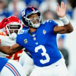 New York Giants quarterback Russell Wilson (3) passes to a teammate before Kansas City Chiefs cornerback Jaylen Watson (35) can get to him, Sunday, September 21, 2025.