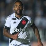 Alex Teixeira em campo pelo Vasco