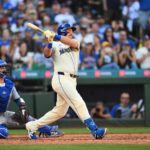 Onde assistir Sep 28, 2025; Seattle, Washington, USA; Seattle Mariners designated hitter Cal Raleigh (29) hits a single against the Los Angeles Dodgers during the eighth inning at T-Mobile Park. Mandatory Credit: Steven Bisig-Imagn Images