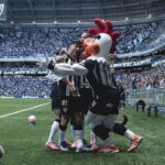 Alan Franco e jogadores do Atlético-MG comemorando o gol da vitória contra o Ceará - Brasileirão, 25/10/2025