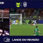 Lance do pênalti para o Inter - Internacional 1 x 1 Corinthians - Brasileirão, 01/10/2025