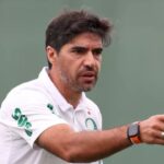 Abel Ferreira, técnico do Palmeiras, em treinamento da equipe