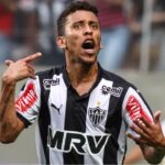 Marcos Rocha em campo pelo Atlético-MG
