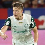 Zagueiro Bruno Fuchs em campo pelo Palmeiras