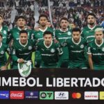 Time do Palmeiras na foto oficial antes do jogo contra a LDU - Libertadores, 23/10/2025