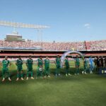 Palmeiras e São Paulo perfilados antes do clássico do último domingo (05/10/2025), pelo Brasileirão