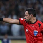 Árbitro de LDU x Palmeiras, o argentino Facundo Tello