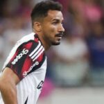 Danilo, zagueiro do Flamengo, no jogo contra o Bahia - Brasileirão, 05/10/2025