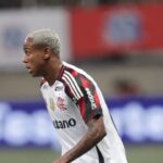 Wallace Yan em Bahia x Flamengo - Brasileirão, 05/10/2025