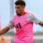 Zagueiro Juninho em treino do Internacional