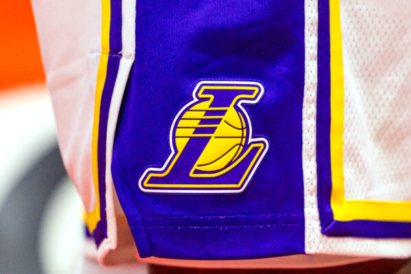 Short do Los Angeles Lakers