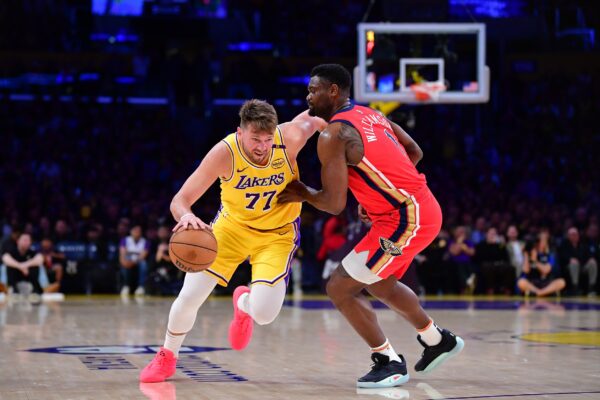 Onde assistir Lakers x Pelicans pela NBA hoje (30/11/25)