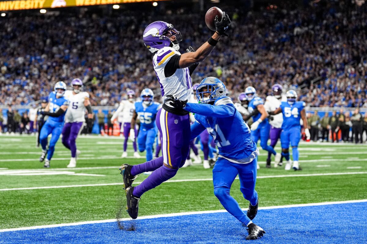 Justin Jefferson em ação pelos Vikings contra os Lions em 2025.