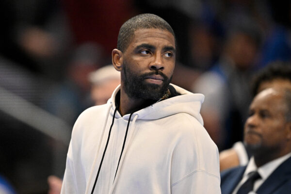 Kyrie Irving pode ficar fora da temporada apesar de recuperação positiva