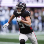 Nov 16, 2025; Atlanta, Georgia, USA; Atlanta Falcons wide receiver Drake London (5) runs the ball in the first quarter against the Carolina Panthers at Mercedes-Benz Stadium. Mandatory Credit: Brett Davis-Imagn Images