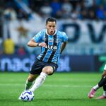 Marlon (Grêmio) e Marlon Freitas (Botafogo) em Botafogo x Grêmio do 1º turno do Brasileirão - 24/09/2025