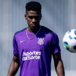 Zagueiro Félix Torres em treino do Corinthians