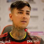 Volante chileno Erick Pulgar em entrevista como jogador do Flamengo