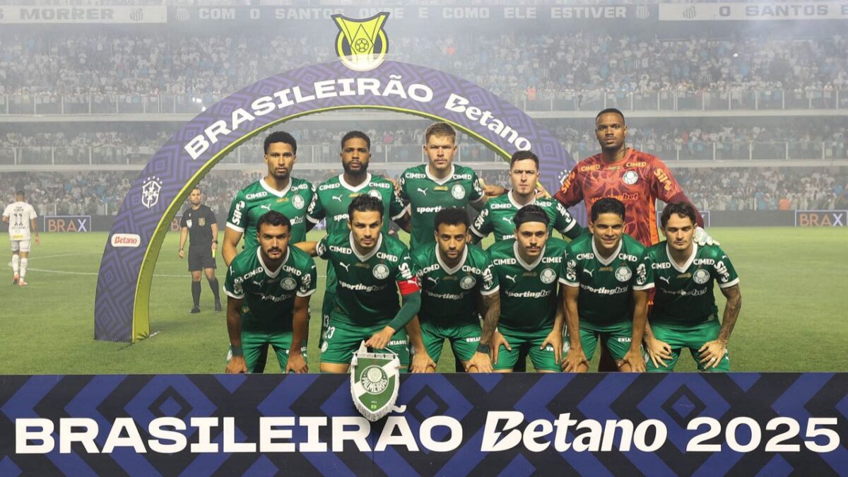 Time titular do Palmeiras que enfrentou o Santos em foto oficial - Brasileirão, Vila Belmiro, 16/11/2025