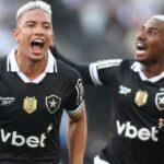 Jordan Barrera comemorando o seu gol em Corinthians x Botafogo - Brasileirão, Neo Química, 30/11/2025