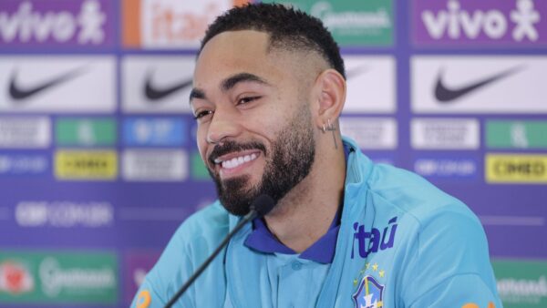 Matheus Cunha, que tem o desejo de jogar no Vasco, em coletiva da Sele&ccedil;&atilde;o Brasileira