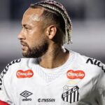 Neymar em campo pelo Santos