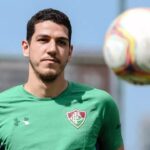 Zagueiro Nino em treino do Fluminense, seu ex-clube