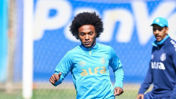 Meia-atacante Willian em treino do Gr&ecirc;mio