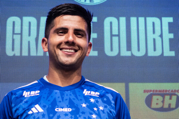 Cruzeiro oficializa saídas de Mateo Gamarra e Eduardo ao fim da temporada