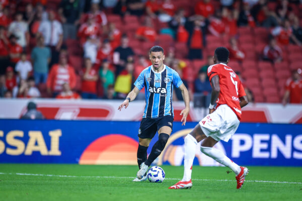 Grêmio encaminha venda de Alysson a time da Premier League