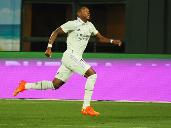 Zagueiro e lateral-esquerdo austríaco David Alaba em campo pelo Real Madrid