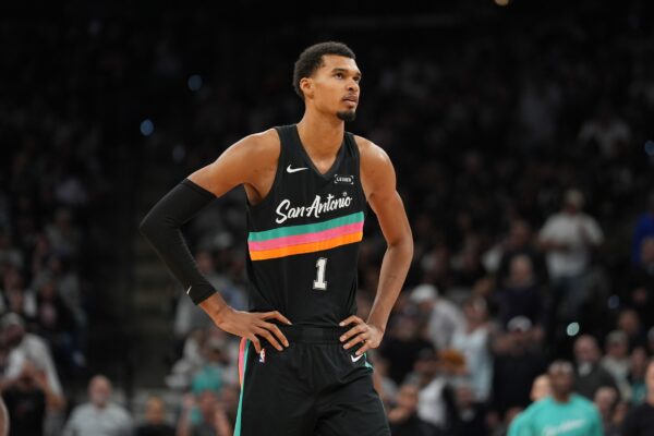 Victor Wembanyama joga hoje? Spurs x Thunder (13/12/2025)