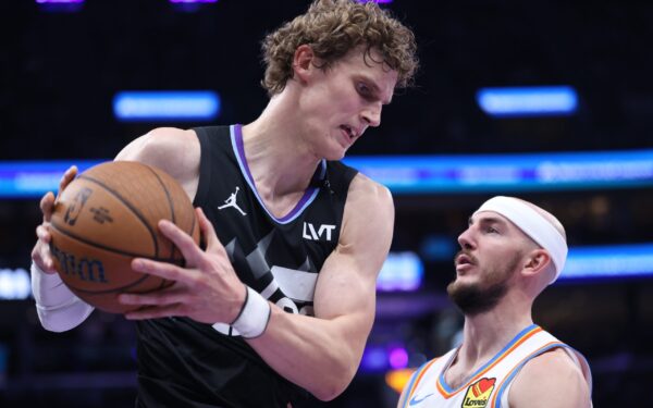 Lauri Markkanen vive auge e muda cenário do Jazz no mercado da NBA
