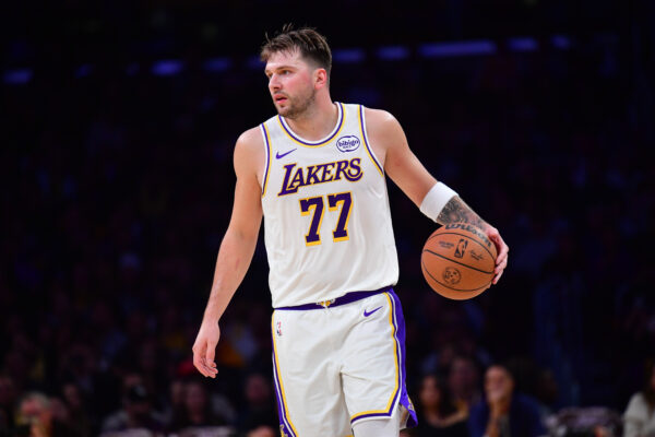 Luka Doncic joga hoje? Lakers x 76ers pela NBA (7/12/2025)