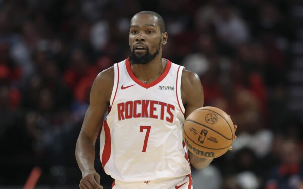 Kevin Durant alcança 31 mil pontos e entra em grupo histórico da NBA