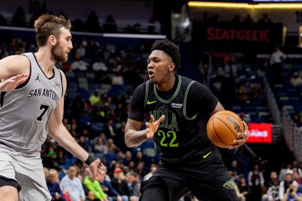 Derik Queen se junta a LeBron, Luka e outros com triplo-duplo histórico