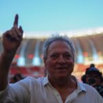 Técnico Abel Braga comemorando a permanência do Inter na Série A - Beira-Rio, 07/12/2025