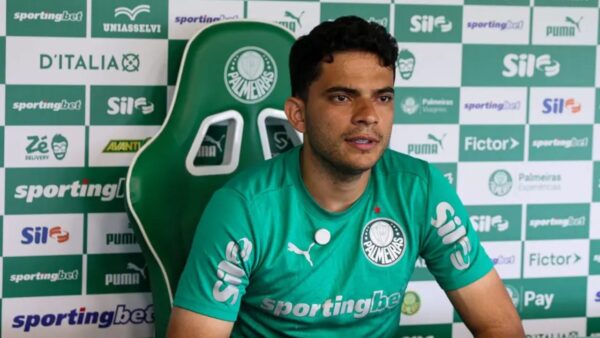 Bruno Rodrigues em entrevista no Palmeiras