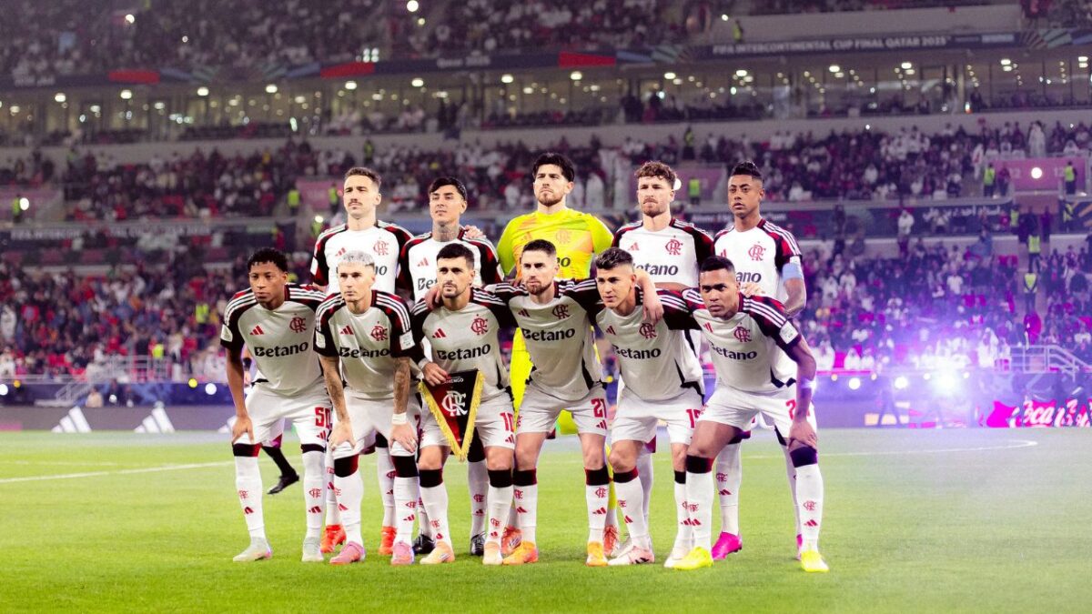 Time do Flamengo antes do jogo com o PSG - final da Copa Intercontinental, em Doha, no Catar, 17/12/2025